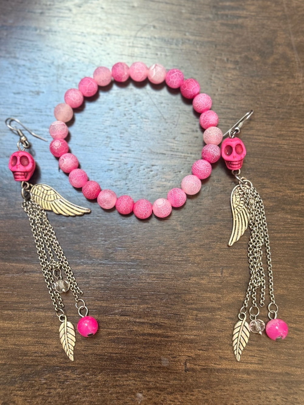 Pink Agate Beaded Bracelet with Skull & Wing Dangle Earrings - Picture 2 of 4